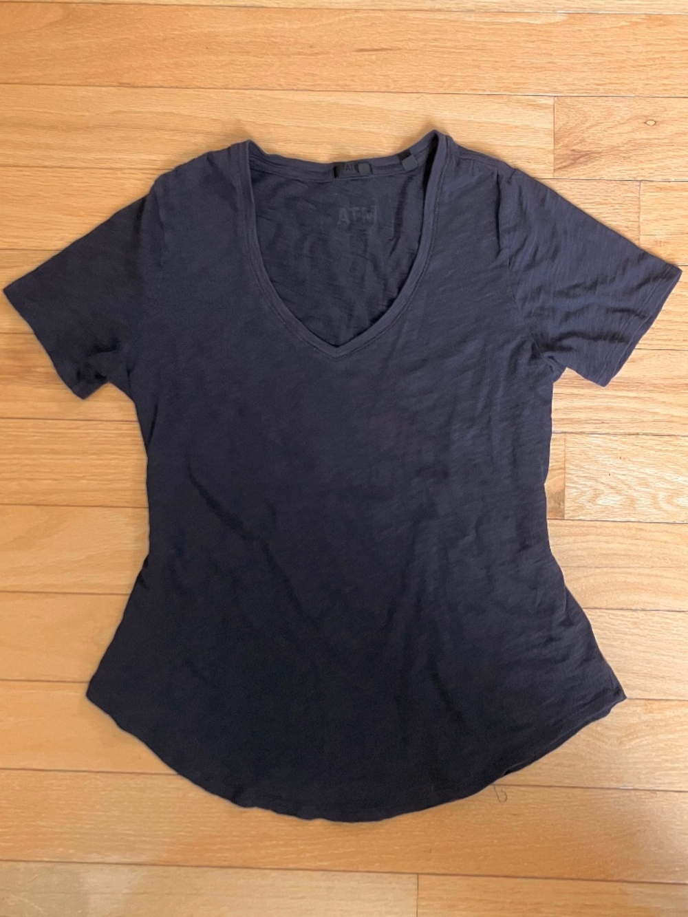 Anthony Thomas Melillo Slub Jersey Classic V Neck T Shirt in Midnight